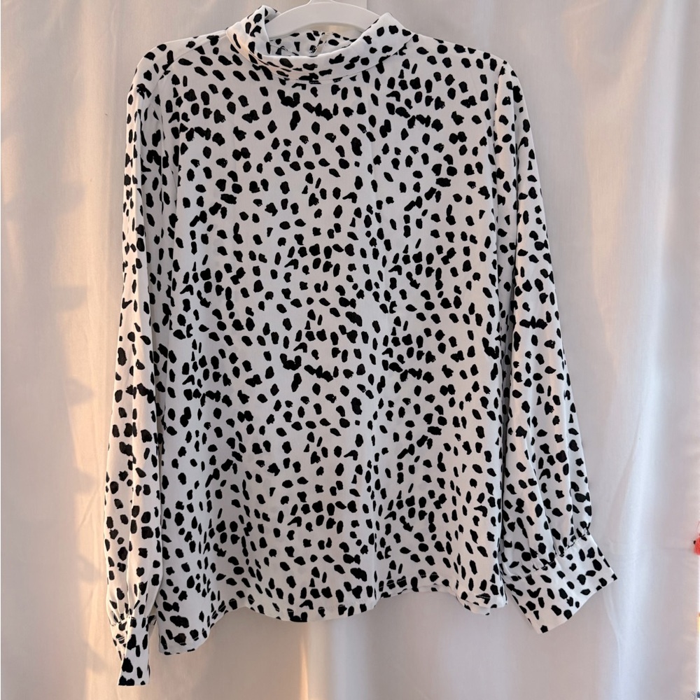 Black and White Boxy Blouse with Peter Pan Collar